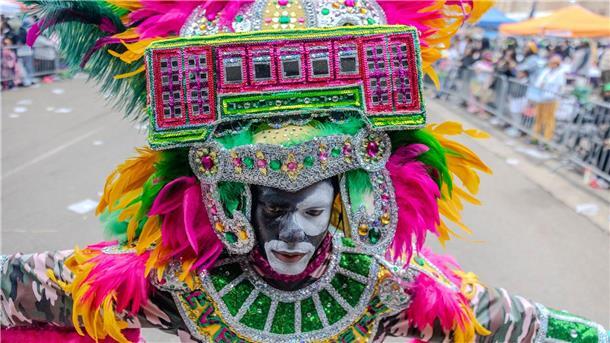 Tausende beim Karneval in New Orleans Mitglieder der Zulu Tramps bveim Mardi Gras in New Orleans.