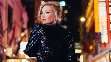 Miu, bürgerlich Nina Graf, ist Leadsängerin der gleichnamigen Band und Lehrbeauftragte am Institut für Musik an der Hochschule Osnabrück. Am 28. Februar tritt sie beim „Horizonte Festival“ in Bremervörde auf.
