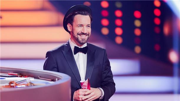 Jan Köppen springt in RTL-Show ein und bringt Hund mit Moderator Jan Köppen in der RTL-Tanzshow „Let’s Dance“.