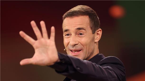 Kai Pflaume verlängert seinen Vertrag mit ARD und NDR Moderator Kai Pflaume bleibt den Öffentlich-Rechtlichen treu.