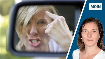 Frau zeigt Mittelfinger, daneben ein Porträt