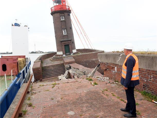 Montag, 22. August: Landeskonservator Prof. Dr. Georg Skalecki hat den Turm in A...