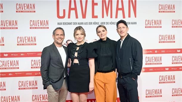 Moritz Bleibtreu, (l-r) Laura Tonke, Martina Hill und Wotan Wilke Möhring bei  der Premiere des Films „Caveman“ in München.