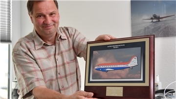 Mosaic-Folge für den Juli: Andreas Herber und seine Flugzeuge, die die Polarstern versorgen und eigene Experimente durchführen werden.