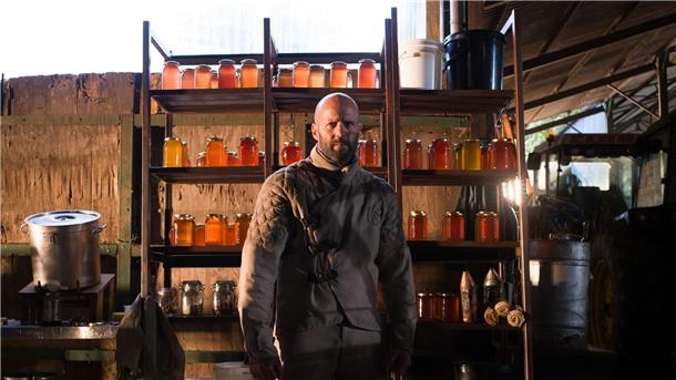 Die Filmstarts der Woche Mr. Clay (Jason Statham) in einer Szene des Films „The Beekeeper“.