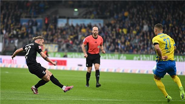 Remis am Tabellenende: Braunschweig nur 1:1 gegen Münster Münsters schnelle Antwort: Jorrit Hendrix (l) trifft zum 1:1.