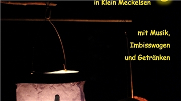 Musik, Essen und Getränke kündigt der TuS Klein Meckelsen für seinen Laternenumzug an. 