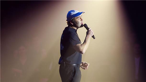 Musiker „Bosse“ tritt bei der Verleihung des Polyton-Musikpreises auf.