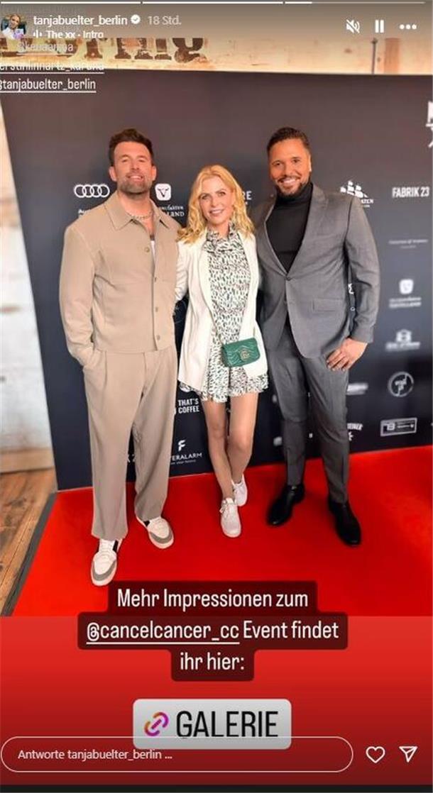 Berlinale-Charity: Diese Bremerhavener trumpfen zwischen Stars & Sternchen groß auf Musiker Jay Khan mit dem Moderations-Duo Tanja Bülter und Kena Amoa.