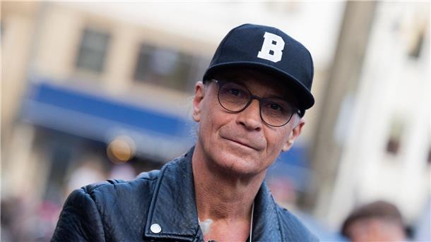 Brings-Leadsänger verteidigt Klimaaktivisten Musiker Peter Brings hat nichts dagegen, wenn Klimaaktivisten seine Band beim Spielen unterbrechen.