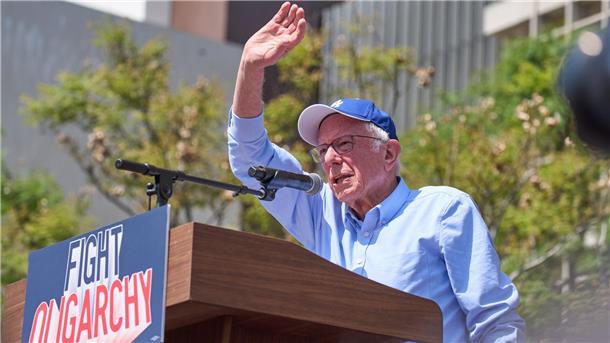 Musk legt sich mit Donald Trump an Musk bekam ausgerechnet vom notorisch linken Senator Bernie Sanders Applaus. (Archivbild)