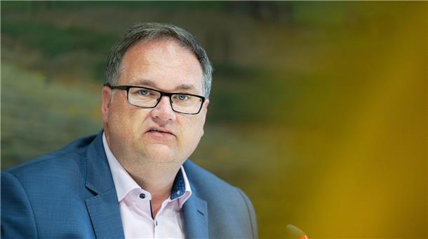 Bremen erwartet Steuerloch: 47 Millionen weniger allein 2026 Muss mit weniger Steuereinnahmen rechnen: Finanzsenator Björn Fecker. (Archivfoto)