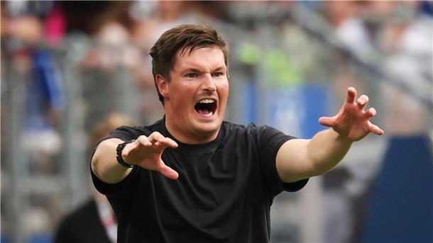 Nach erstem Bundesliga-Sieg: HSV erlöst und erleichtert Musste vor dem ersten Sieg bange Minuten überstehen: HSV-Trainer Merlin Polzin