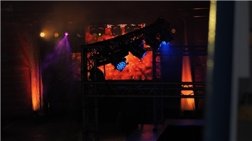 Nach 23 Jahren ist leider Schluss. Zum letzten Mal wurde auf der Weser ausgiebig gefeiert. Am letzten Sommertag konnte man in lauer Sommernacht ausgiebig bei guter Musik und genügend Getränken den Abend genießen. 