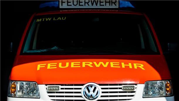 Nach Angaben der Feuerwehr entfachte die Batterie während der Rettung plötzlich, und es brannte. (Symbolbild)