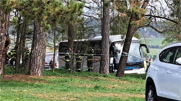 Nach Angaben des slowakischen Innenministeriums ereignete sich der Unfall bei einem Kirchentreffen junger Gläubiger, bei dem der Bus zehn Personen erfasste.