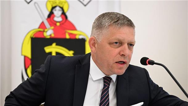 Nach dem Attentat auf den slowakischen Regierungschef Robert Fico schwebt der Politiker weiter in Lebensgefahr.
