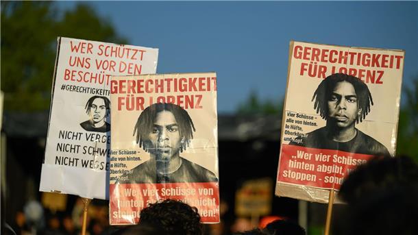 Nach dem gewaltsamen Tod von Lorenz gab es große Demonstrationen. (Archivbild)