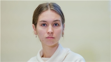„Nach dem heißesten Juli in der Geschichte der Wetteraufzeichnung fordern wir den Kanzler auf, das Klimaschutzgesetz zu stärken“, sagt Pauline Brünger von Fridays for Future.
