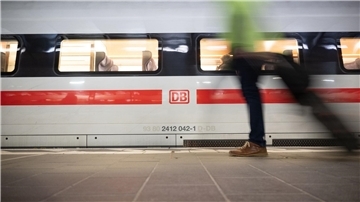 Nach der Ablehnung des Angebots durch die EVG bereitet sich die Bahn vorsorglich auf Warnstreiks vor.