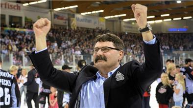 Nach der erfolgreichen Saison der Fischtown Pinguins wird Alfred Prey für die Bremerhavener Verdienstmedaille vorgeschlagen.