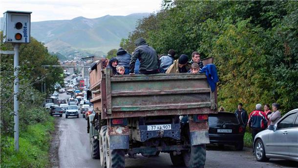 Nach der Eroberung des Gebietes Berg-Karabach durch Aserbaidschan wächst die Zahl der nach Armenien flüchtenden Menschen.