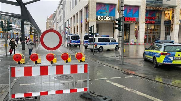 Geiselnehmer in Dresden erschoss Mutter mit Pistole Nach der Geiselnahme in der Dresdner Innenstadt sind noch viele Fragen ungeklärt.