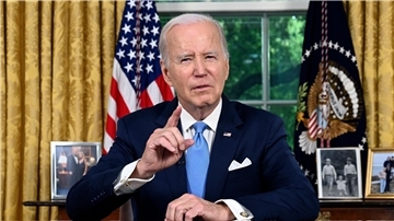 Nach der parteiübergreifenden Einigung auf eine Lösung im US-Schuldenstreit hat Präsident Biden die Zusammenarbeit zwischen Demokraten und Republikanern beschworen.