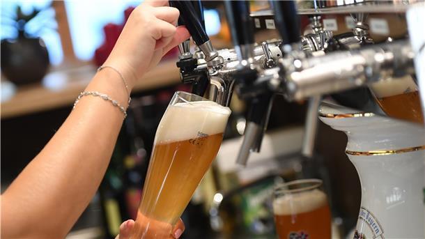 Nach der Schließung mehrere Kneipen an den Weihnachtstagen sollen die Gastronomen nun außergerichtlich entschädigt werden. 