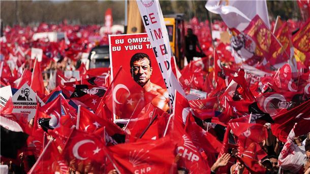 Nach der Verhaftung des Istanbuler Bürgermeisters Ekrem Imamoglu sichern die Regierungschefs aus Hannover und Bremen ihren türkischen Amtskollegen Unterstützung zu. (Archivfoto)