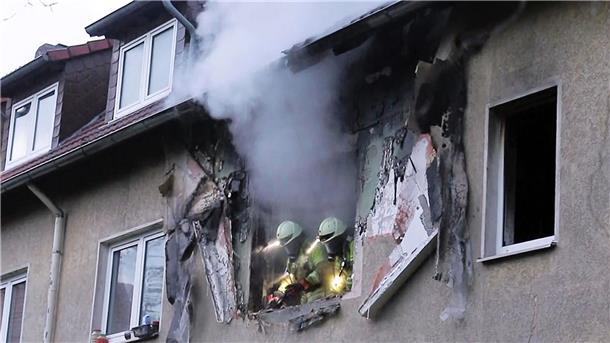 Polizei nimmt mutmaßlichen Brandstifter vorübergehend fest Nach einem Brand in einem Mehrfamilienhaus in Langenhagen ermittelt die Polizei gegen einen Mieter wegen schwerer Brandstiftung.