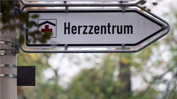 Auch bei Herzerkrankung: Rauchstopp „halbiert“ Infarktrisiko Nach einem Herzinfarkt bleiben langfristige Schäden zurück. (Archivbild)