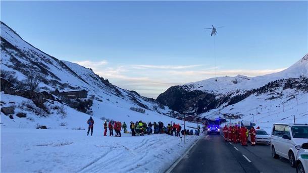 Nach Lawinenunglück in Österreich: Alle Vermissten gerettet Nach einem Lawinenabgang im freien Skigebiet von Lech/Zürs gab es eine große Suchaktion nach möglichen Opfern.