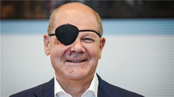 Nach einem Sportunfall nimmt Bundeskanzler Olaf Scholz (SPD) mit Augenklappe an der Fraktionssitzung seiner Partei teil.