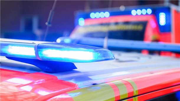 Auto übersieht Motorrad - 46-Jähriger wird schwer verletzt Nach einem Unfall auf der B401 brachten Rettungskräfte einen schwer verletzten Motorradfahrer ins Krankenhaus. (Symbolbild)