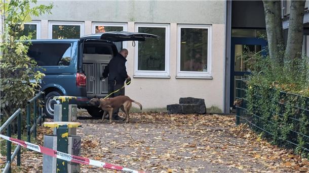 Bombendrohungen an mehreren Schulen und beim ZDF Nach einer Bombendrohung ist eine Schule in Erfurt evakuiert worden.