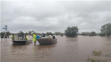 Nach extrem heftigen Regenfällen sind mehrere Ortschaften in der Kimberley-Region in Westaustralien komplett überschwemmt.