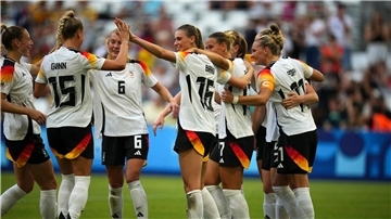Nach Hegering Kopfball: Torjubel im DFB-Team.