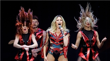 Nach ihren Unfall bei einem Konzert in Hannover tritt Helene Fischer bei sieben Konzerten in Köln auf.