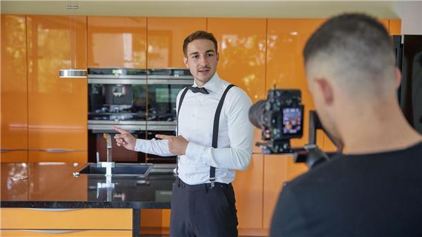 Nach seinem Start Anfang 2023 hat „Mr. Unreal Estate“ auf Instagram inzwischen 240.000 Follower.