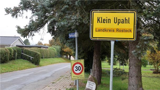 Nach umfangreicher Präsenz ist die Polizei inzwischen aus Klein Upahl abgezogen. 