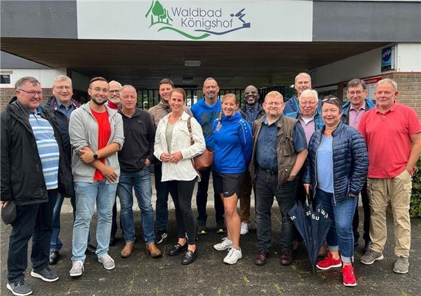 Nachdem sich die Mitglieder der SPD-Kreistagsfraktion im August das sanierungsbedürftige Sittenser Waldbad Königshof angesehen hatten, setzten sie sich für eine höhere Schwimmbad-Förderung des Landkreises ein. Doch die Kreistagsmehrheit lehnt den Antrag ab.