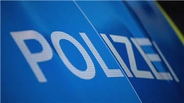 Nachdem Unbekannte am Wochenende Gegenstände auf dem Wulsdorfer Friedhof zerbrochen haben, hofft die Polizei nun auf Hinweise von Zeugen.