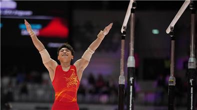 Nachfolger von Lukas Dauser als Barren-Weltmeister: Zou Jingyuan.