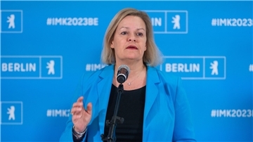 Nancy Faeser (SPD) hatte die Grenzkontrollen seit ihrer Einführung am 16. Oktober mehrfach für kürzere Zeiträume verlängert.