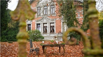 Nancy Steklar und ihr Café Salon 1900 in Offenwarden bieten viele interessante Einblicke.