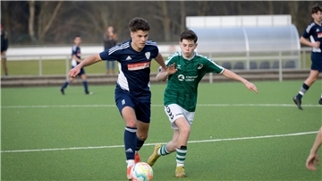 Nando Adam (links) entschied das Spiel in Lübeck mit seinen beiden Toren.
