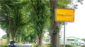 Nanu? In welcher Ortschaft bin ich denn hier gelandet? Das mögen sich zurzeit viele Urlaubsgäste fragen die durch Loxstedt kommen. Dort wurden nämlich alle 5 Ortsschilder gestohlen und bis zur Installation der bestellten neuen durch Provisorien ersetzt.