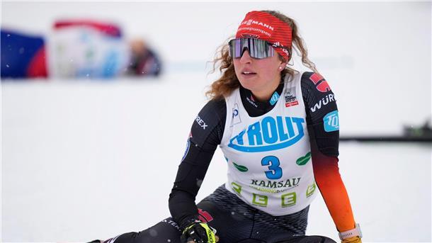 Starker Schneefall verhindert Skispringen der Kombinierer Nathalie Armbruster belegt Rang vier.