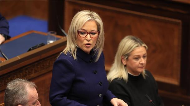 Nationalistin Michelle O’Neill von der Sinn-Féin-Partei führt seit Februar als Erste Ministerin die nordirische Regierung. (Archivbild)